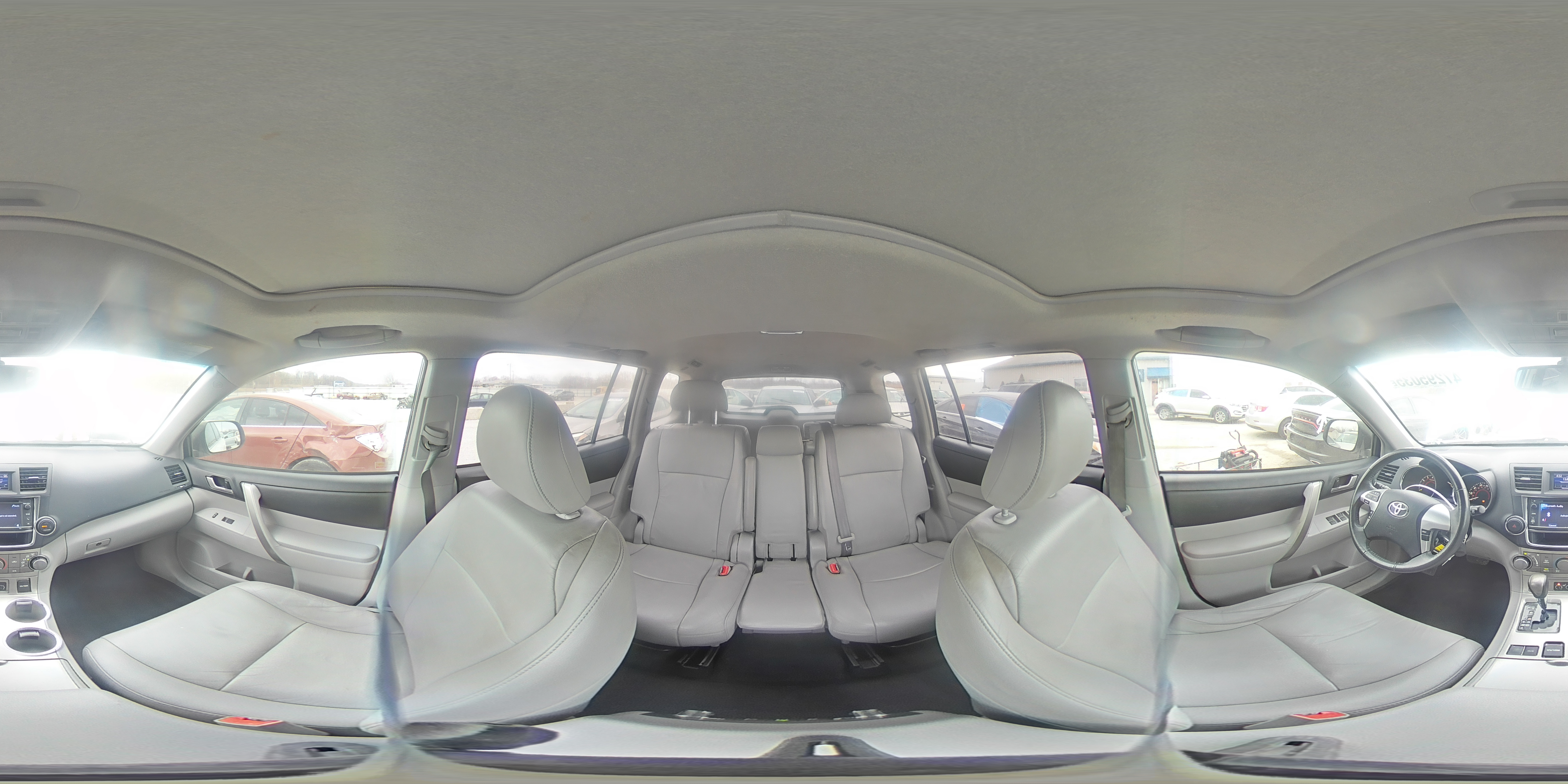 2013 Toyota Highlander - Image 16