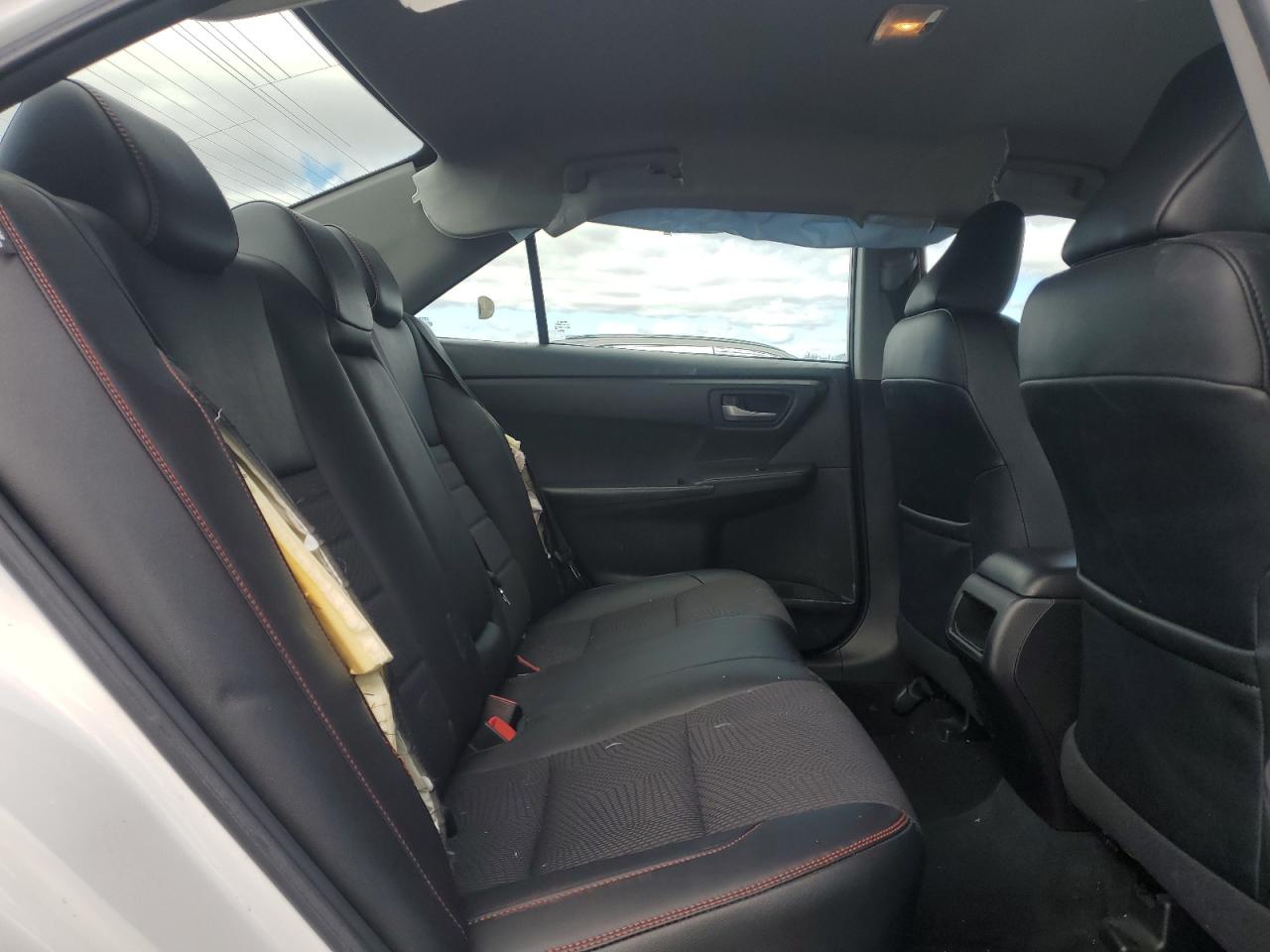 2016 Toyota Camry - Image 10