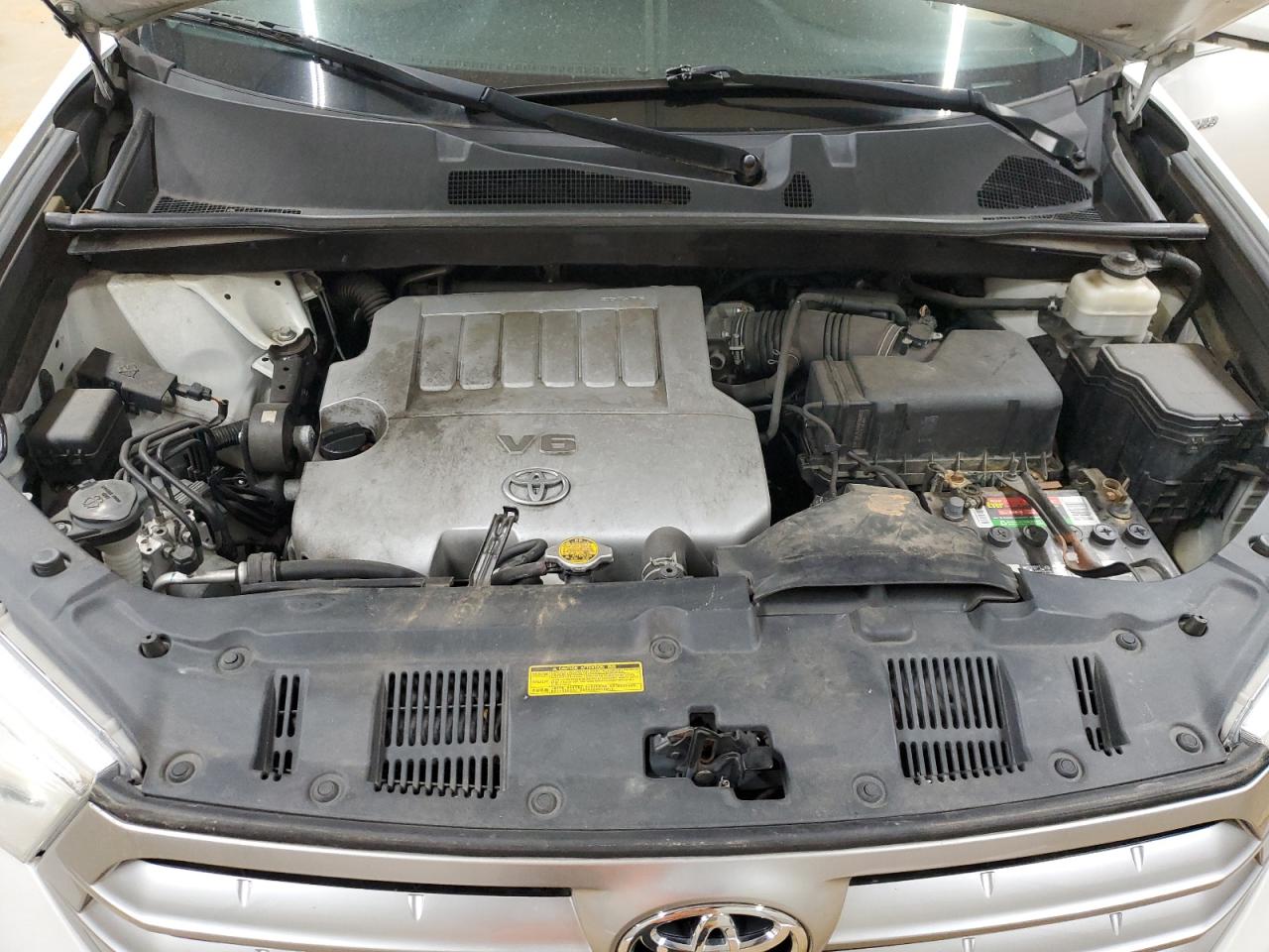 2011 Toyota Highlander - Image 12