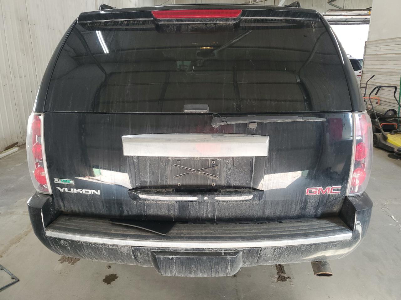 2011 GMC Yukon - Image 6