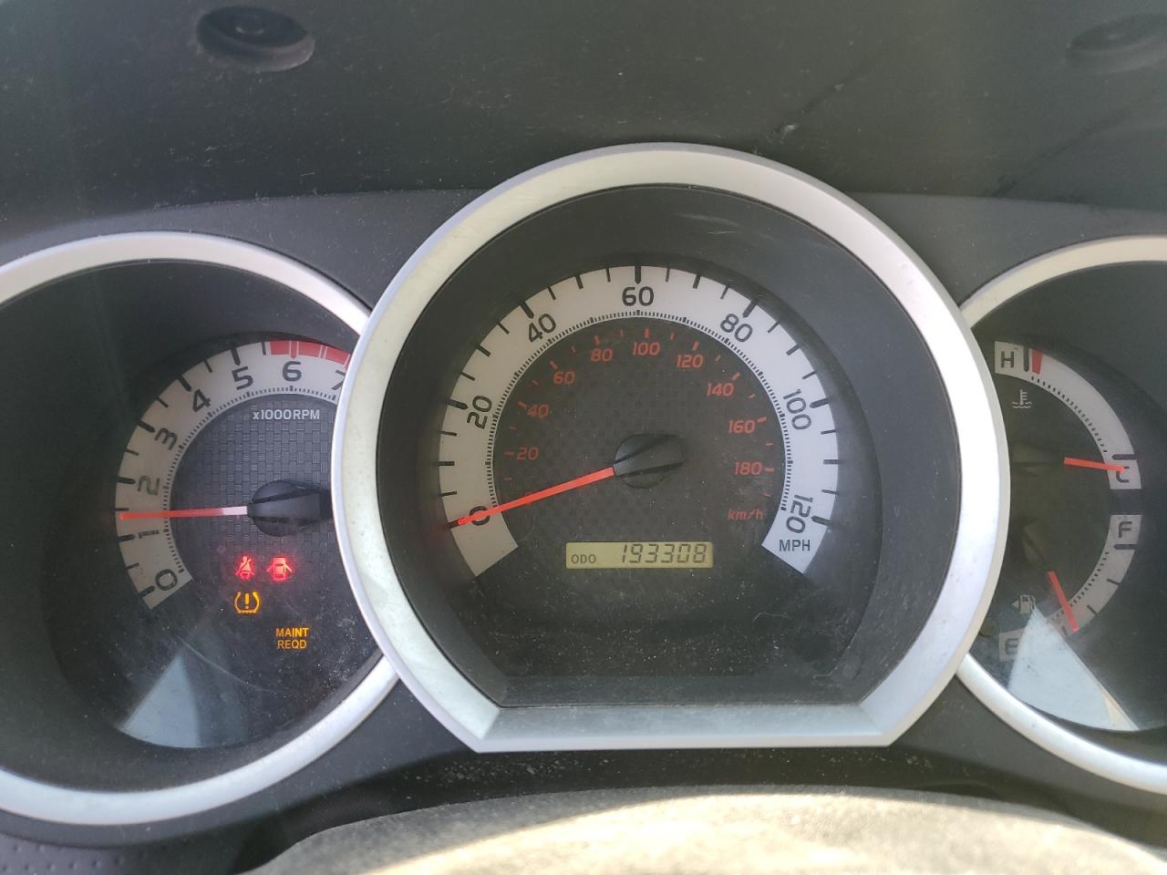 2013 Toyota Tacoma - Image 9