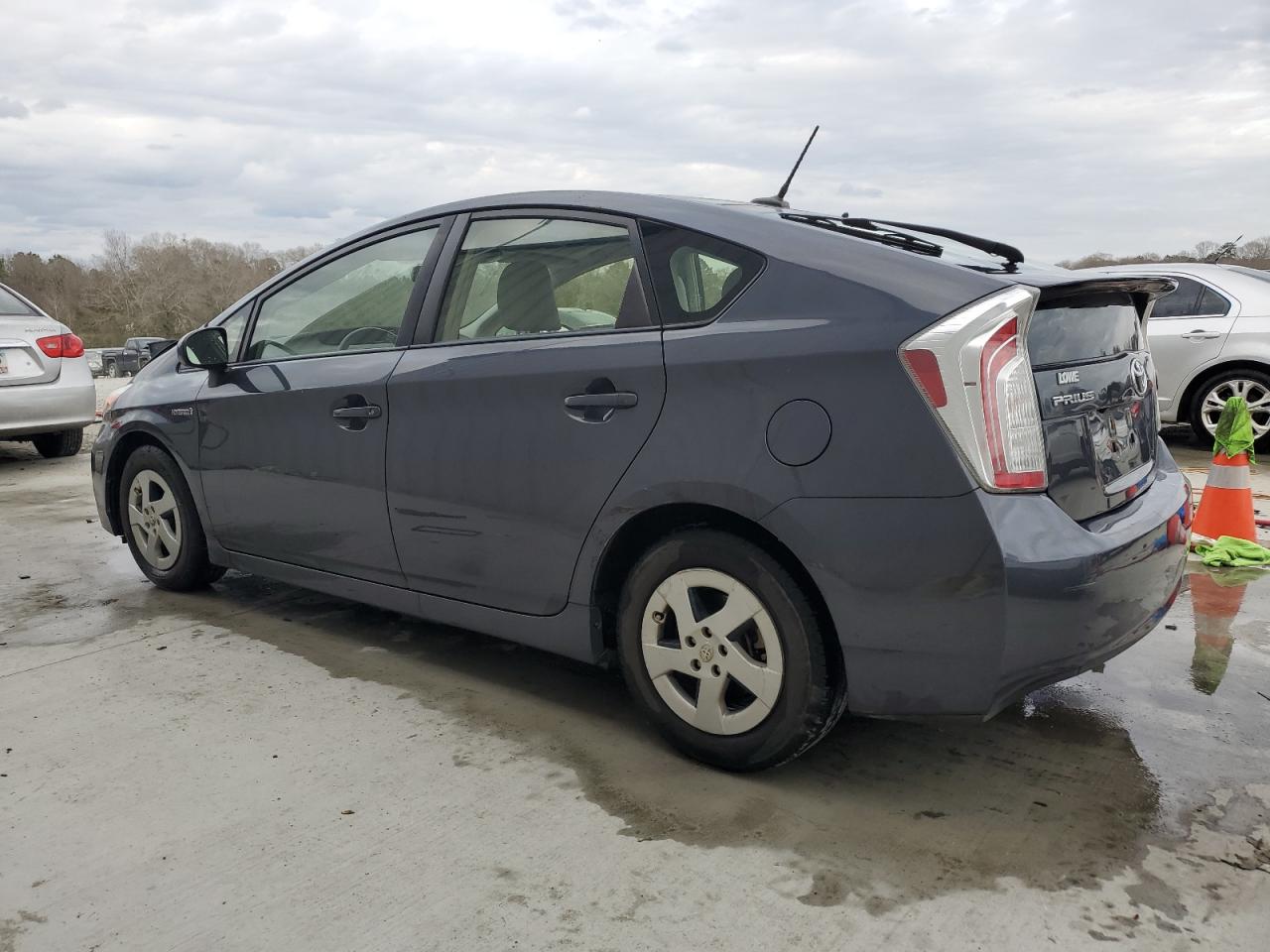 2015 Toyota Prius - Image 2