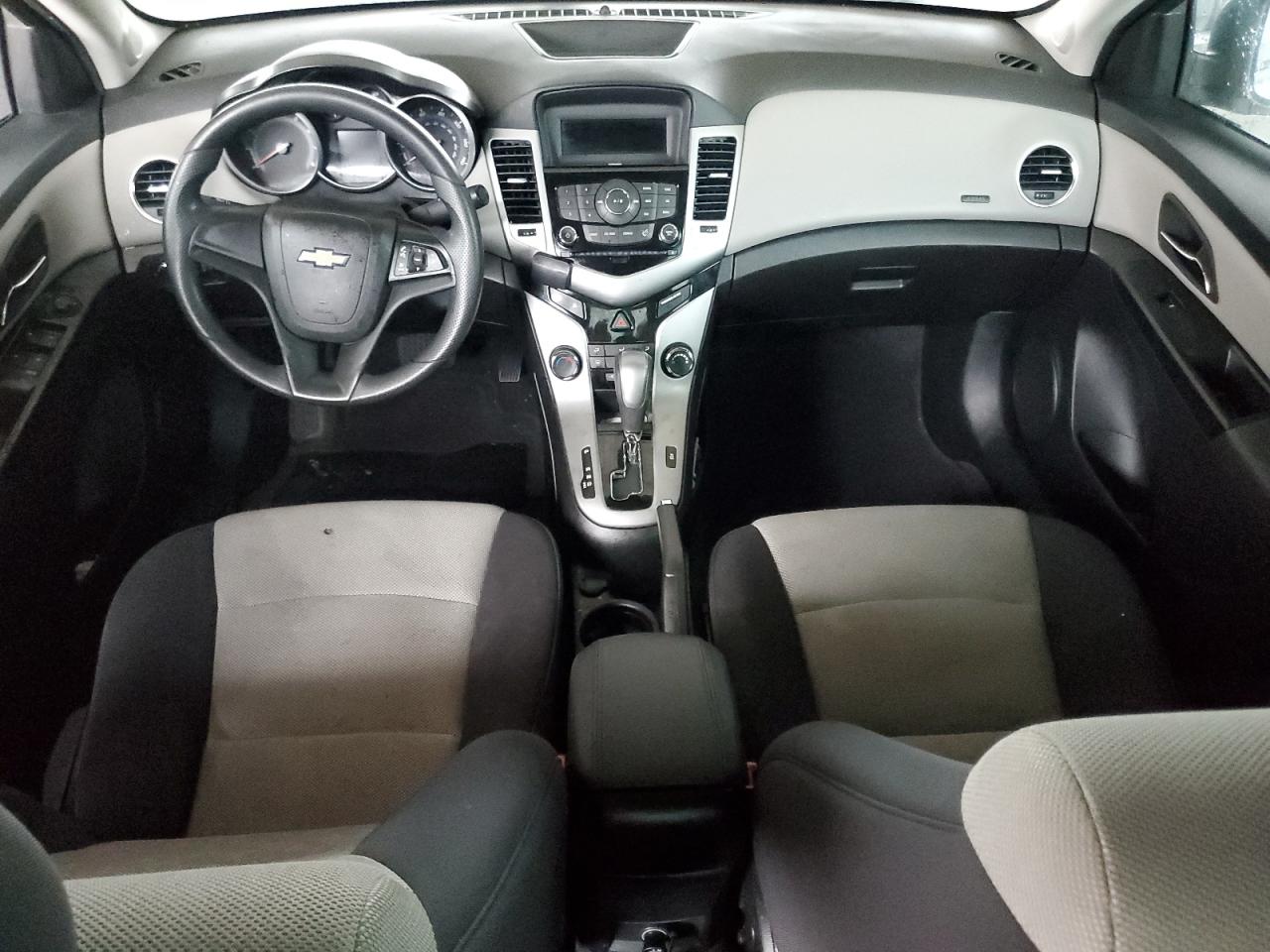 2013 Chevrolet Cruze - Image 8