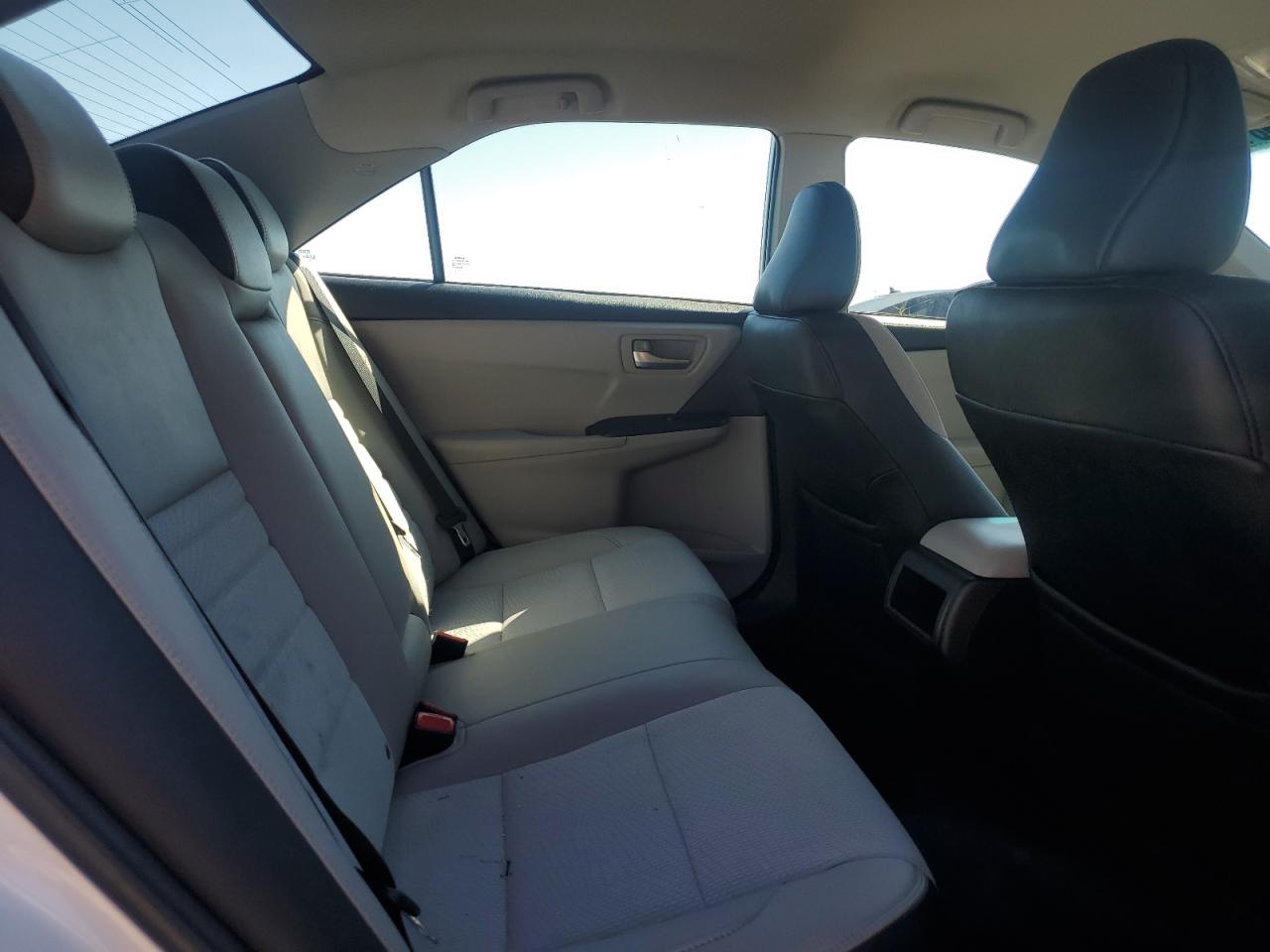 2017 Toyota Camry - Image 10