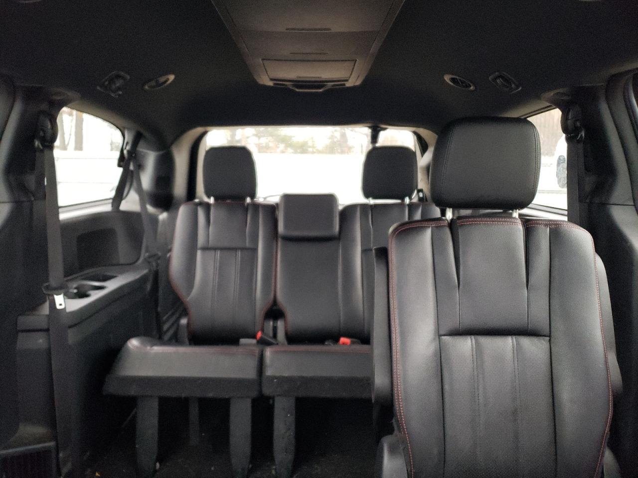 2019 Dodge Caravan - Image 10