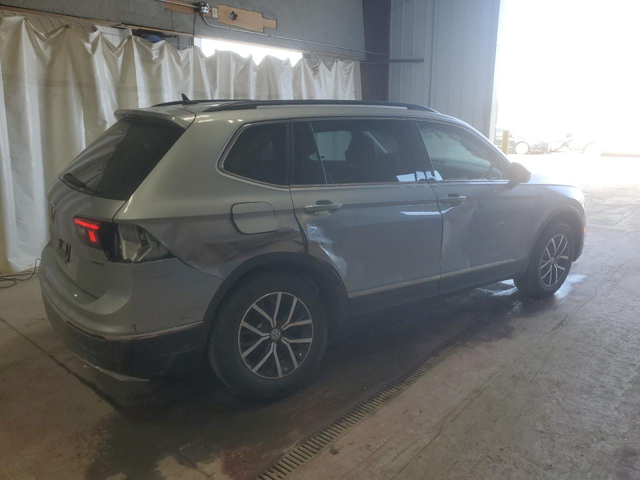 2021 Volkswagen Tiguan - Image 3