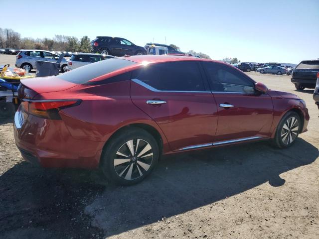  NISSAN ALTIMA 2019 Czerwony
