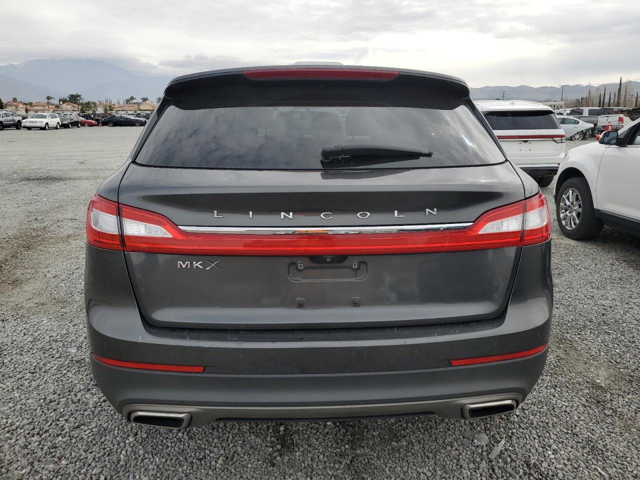 2018 Lincoln MKX - Image 6