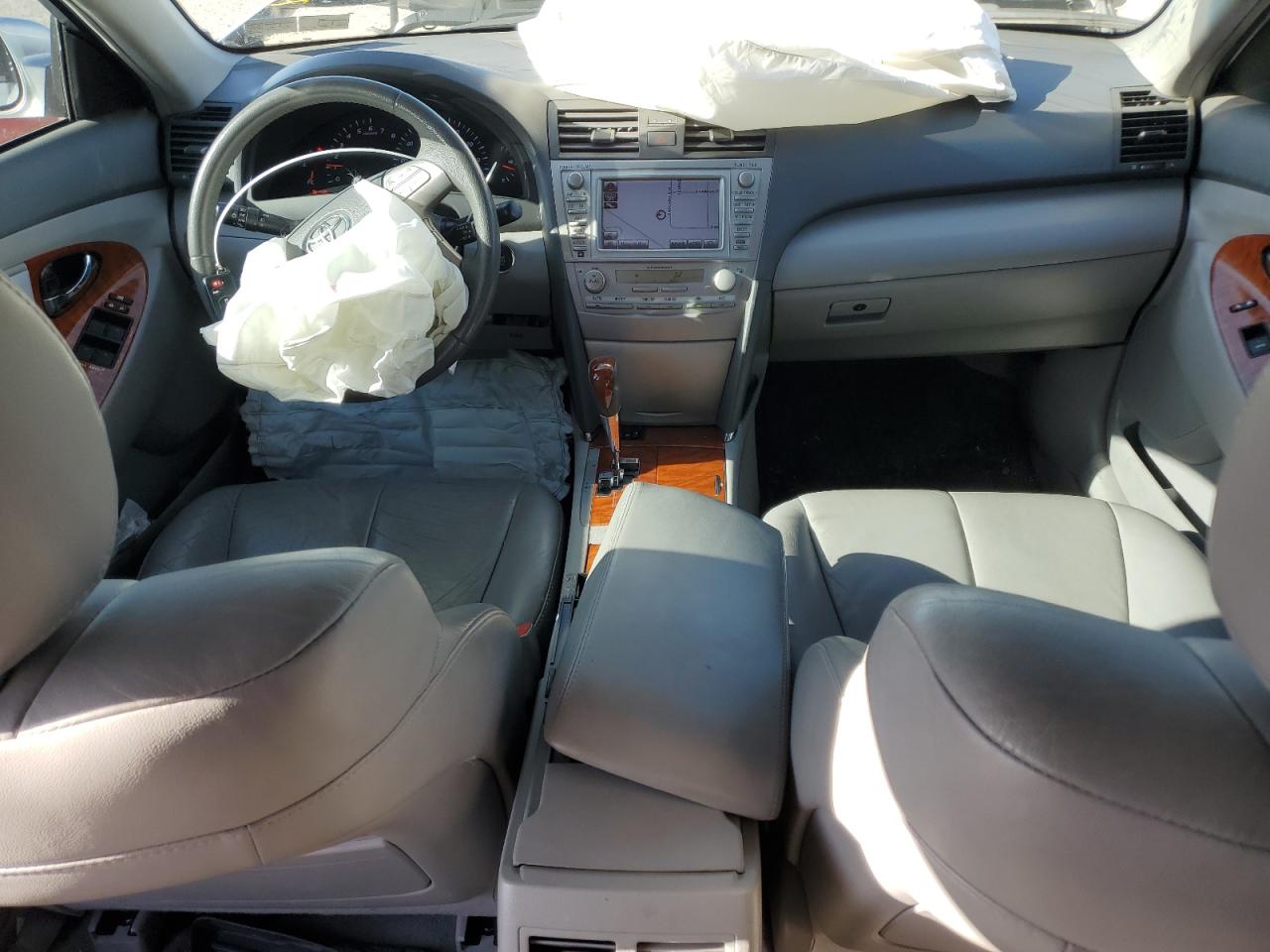 2011 Toyota Camry - Image 8
