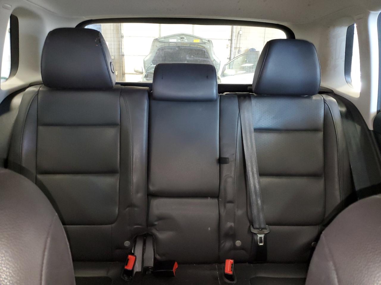 2016 Volkswagen Tiguan - Image 10