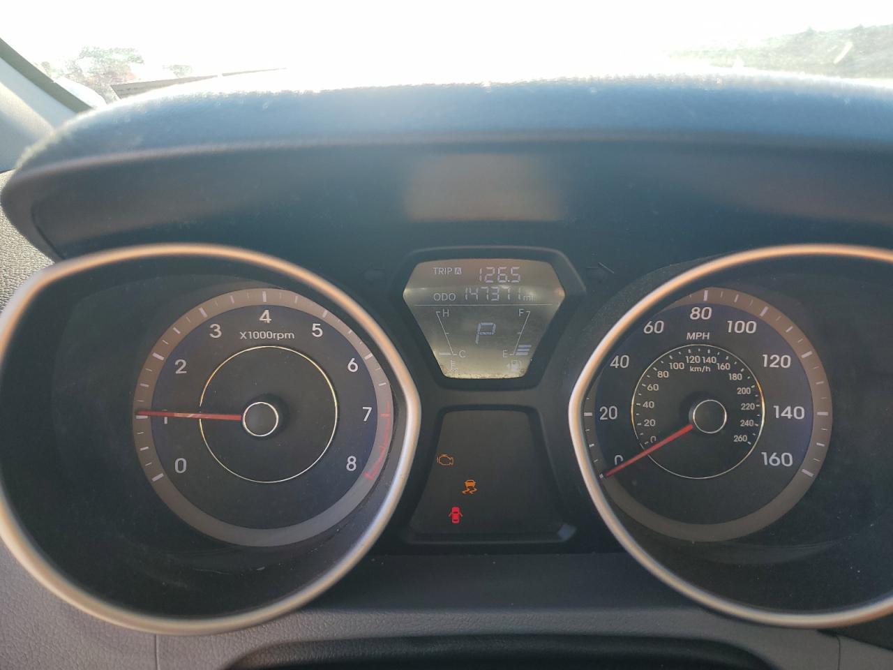 2012 Hyundai Elantra - Image 9
