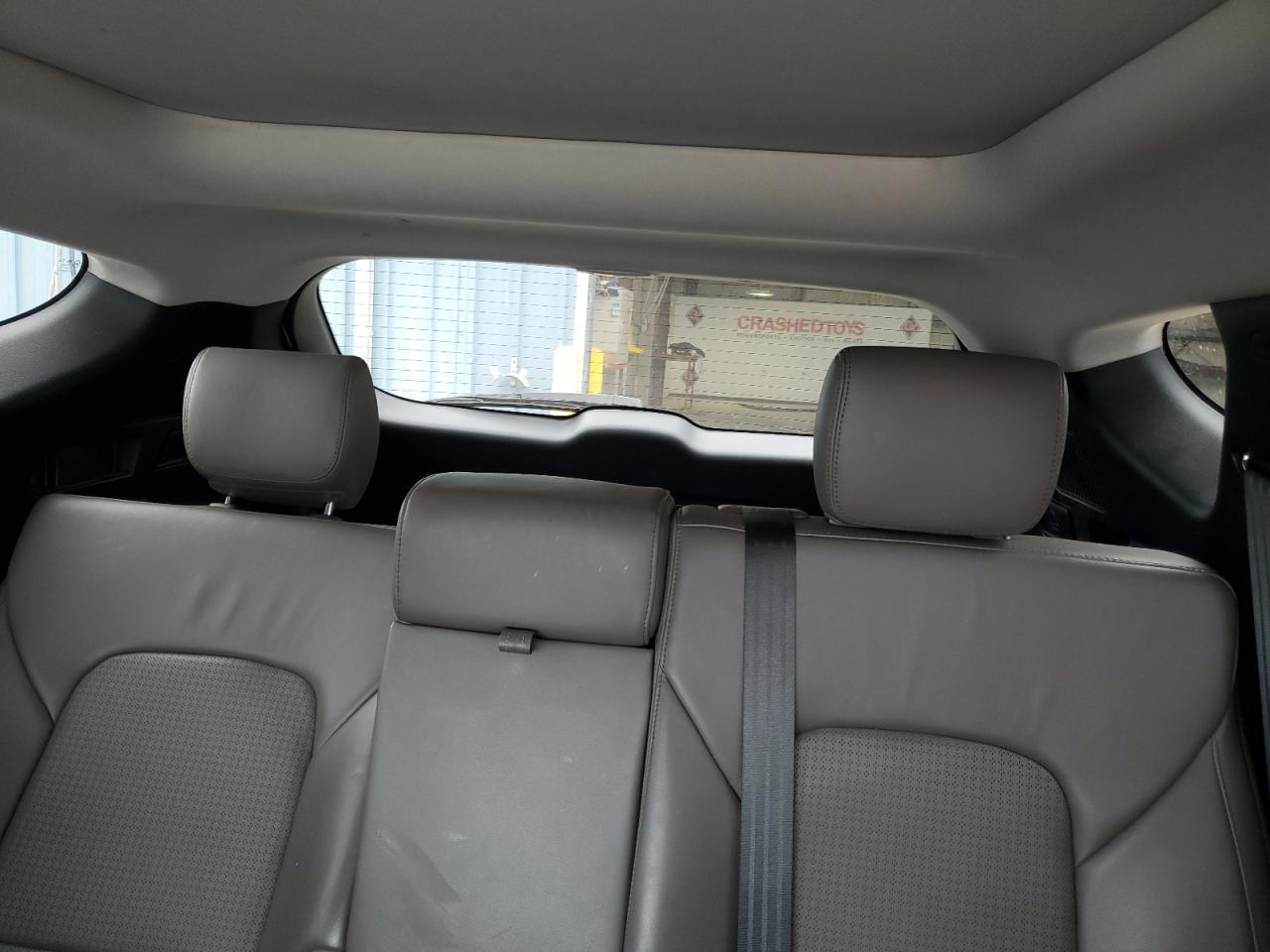 2014 Hyundai Santa Fe - Image 10