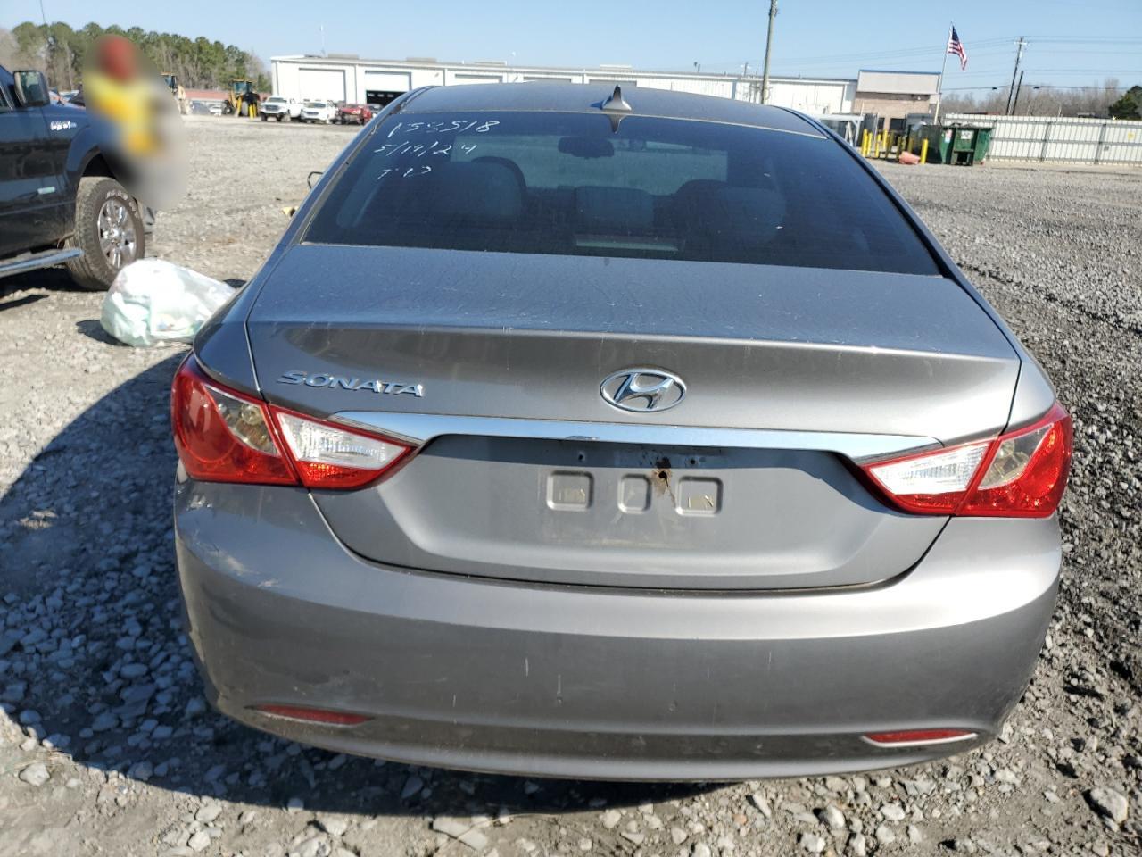 2013 Hyundai Sonata - Image 6