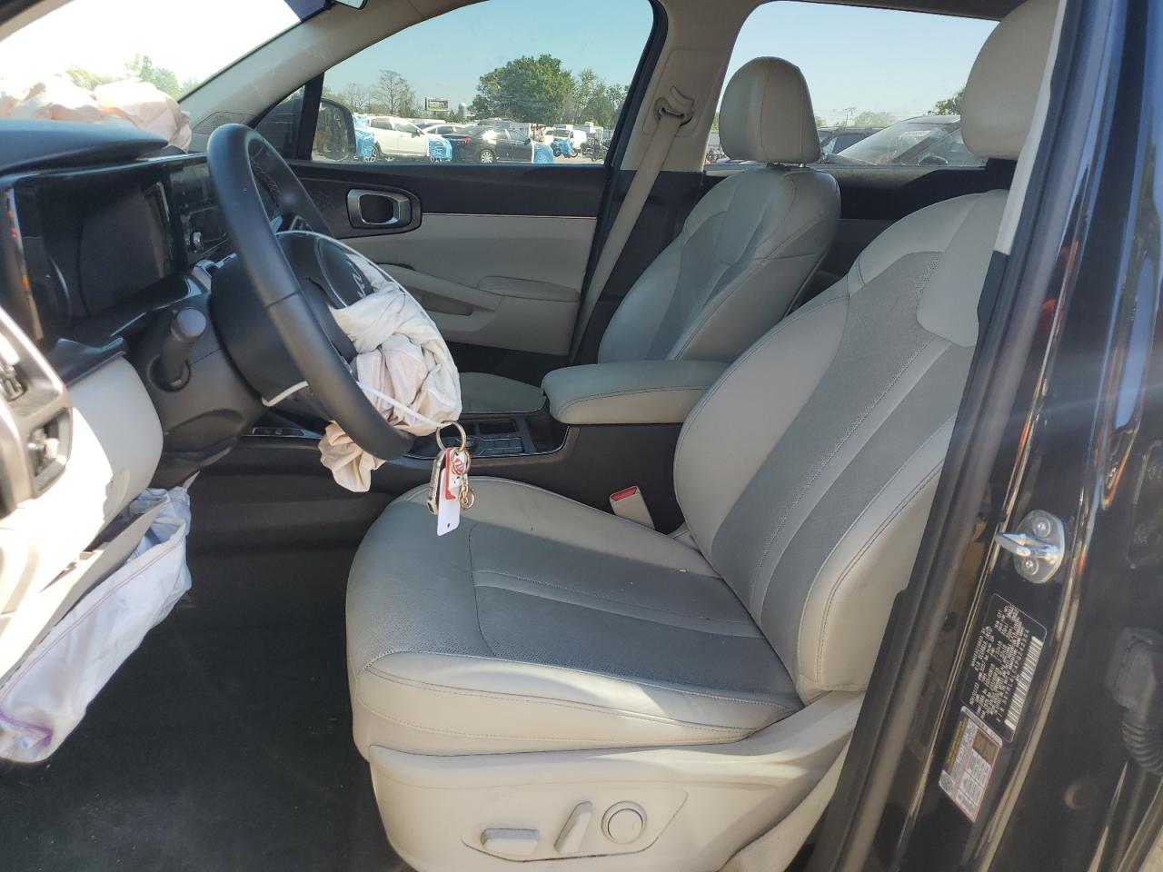 2023 Kia Sorento - Image 7
