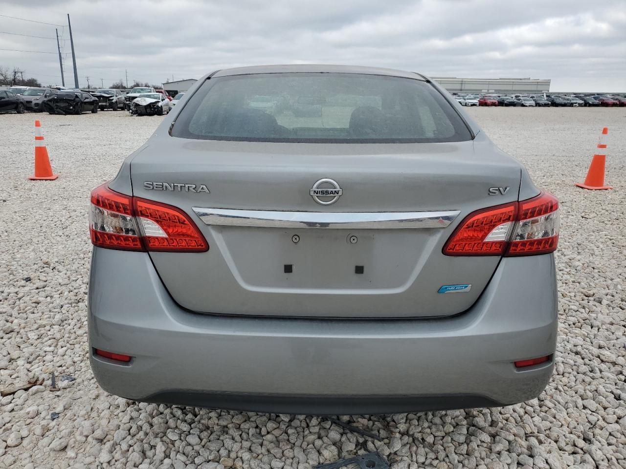 2014 Nissan Sentra - Image 6