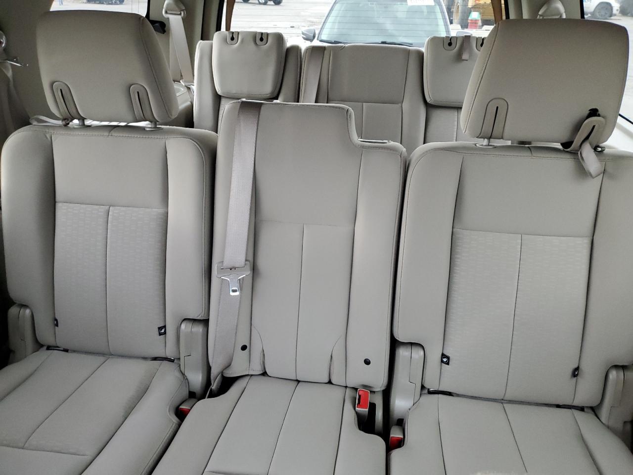 2011 Ford Expedition - Image 10