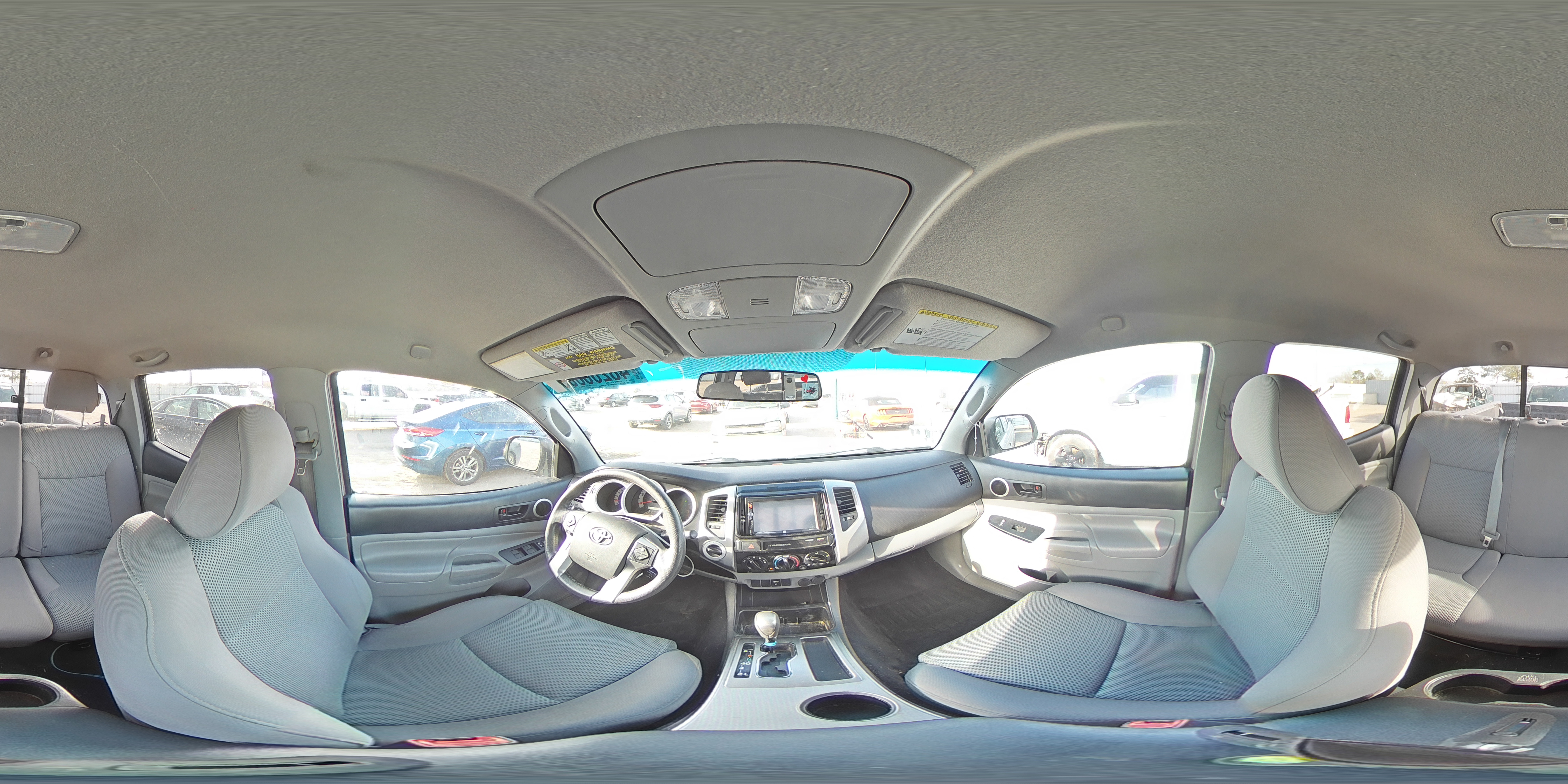 2015 Toyota Tacoma - Image 13