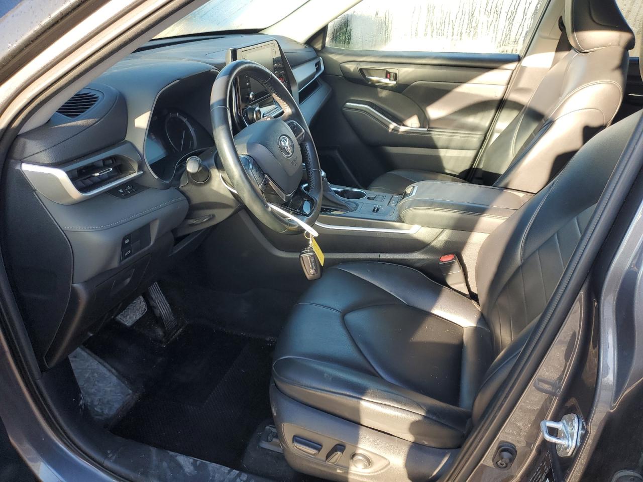 2021 Toyota Highlander - Image 7