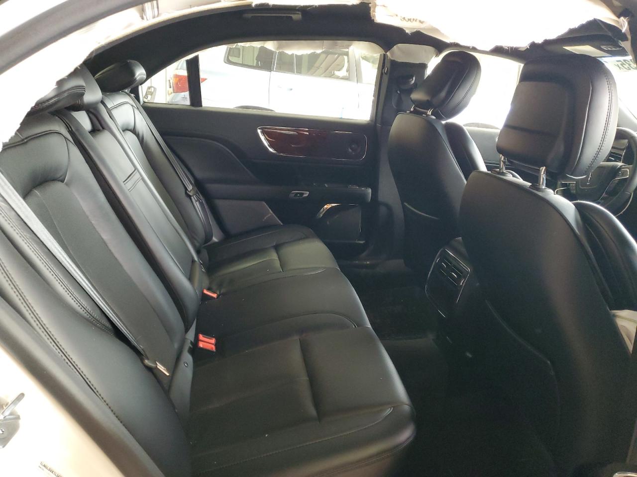 2020 Lincoln Continental - Image 10