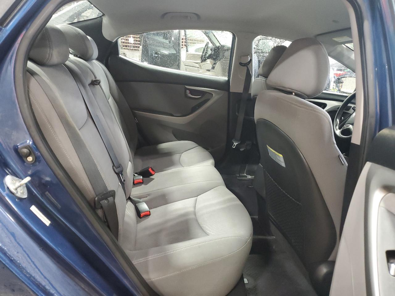 2014 Hyundai Elantra - Image 10