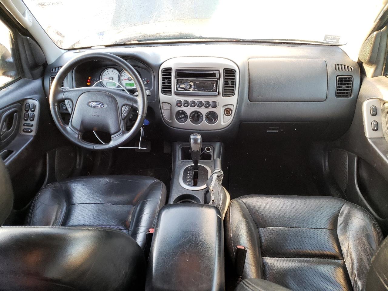 2005 Ford Escape - Image 8
