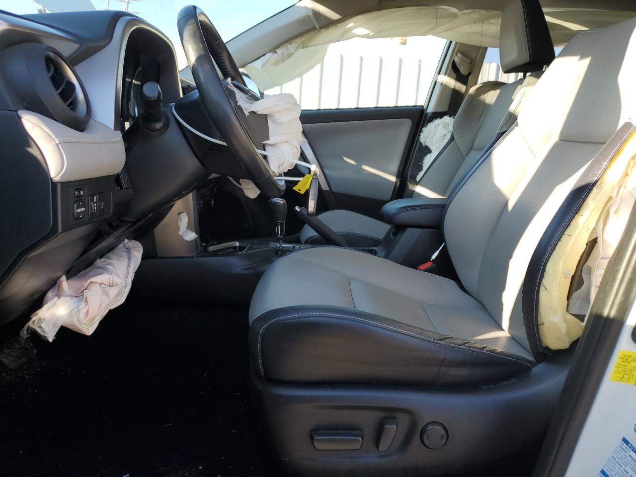 2018 Toyota RAV 4 - Image 7