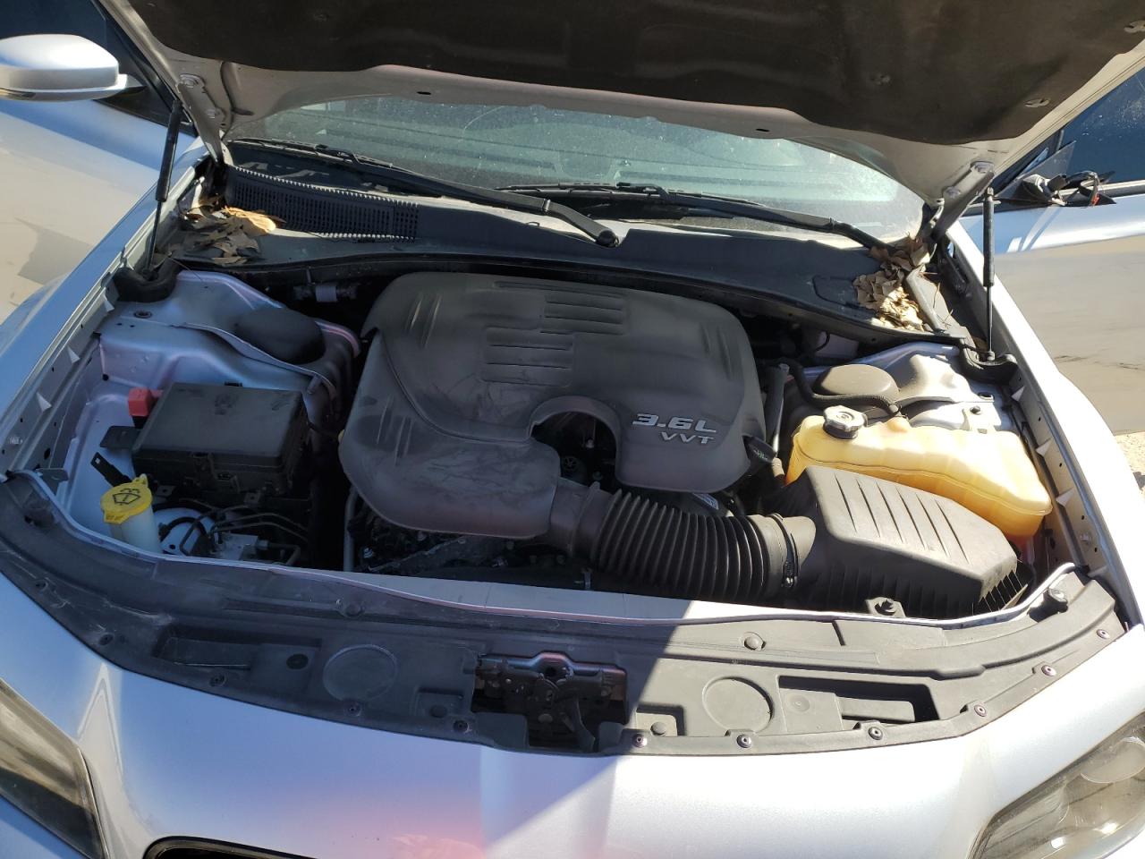 2021 Chrysler 300 - Image 11