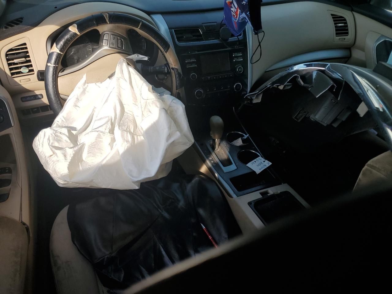 2015 Nissan Altima - Image 8