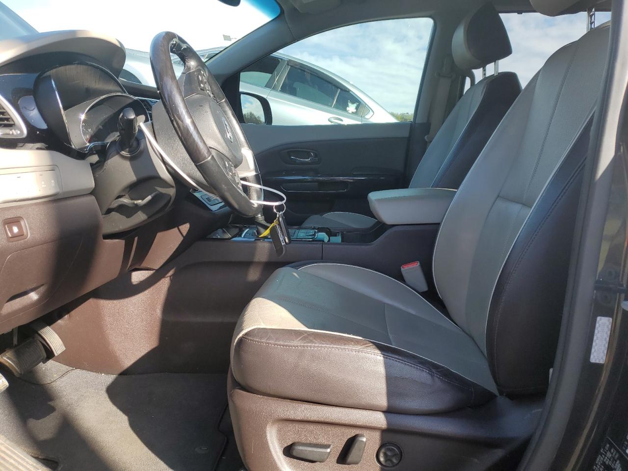 2016 Kia Sedona - Image 7