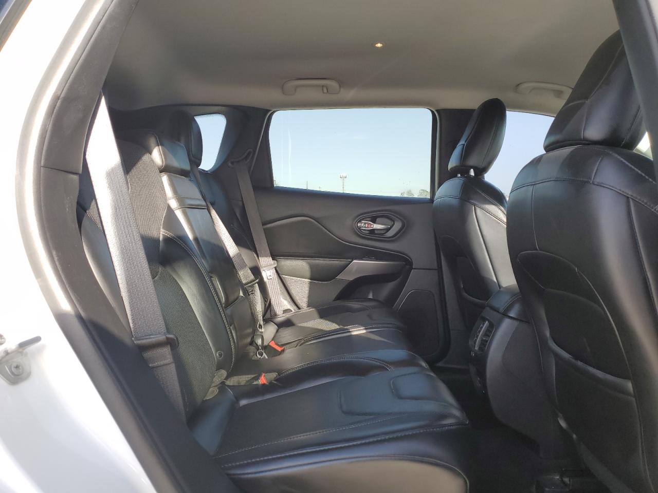 2019 Jeep Grand Cherokee - Image 11