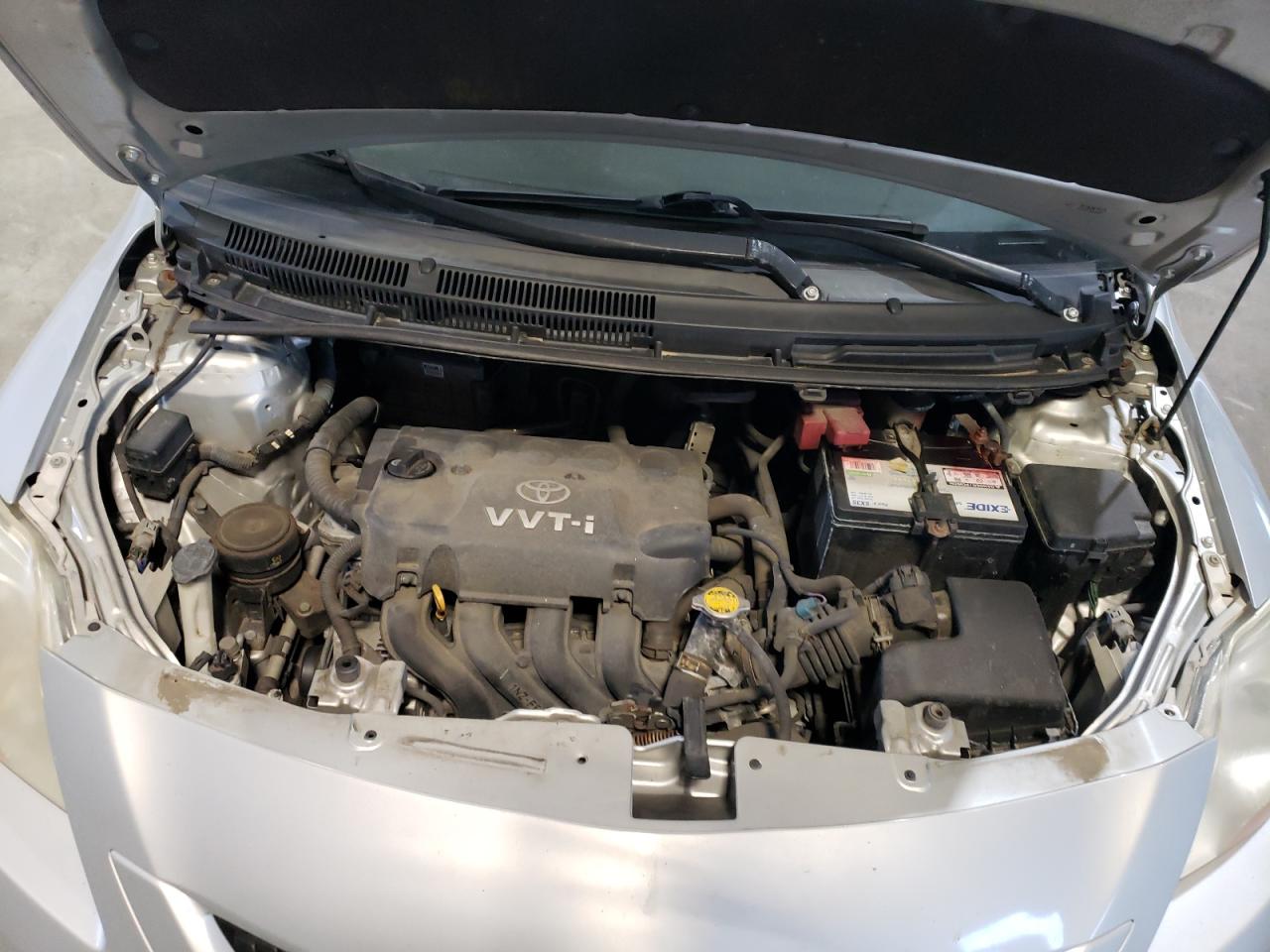 2010 Toyota Yaris - Image 12