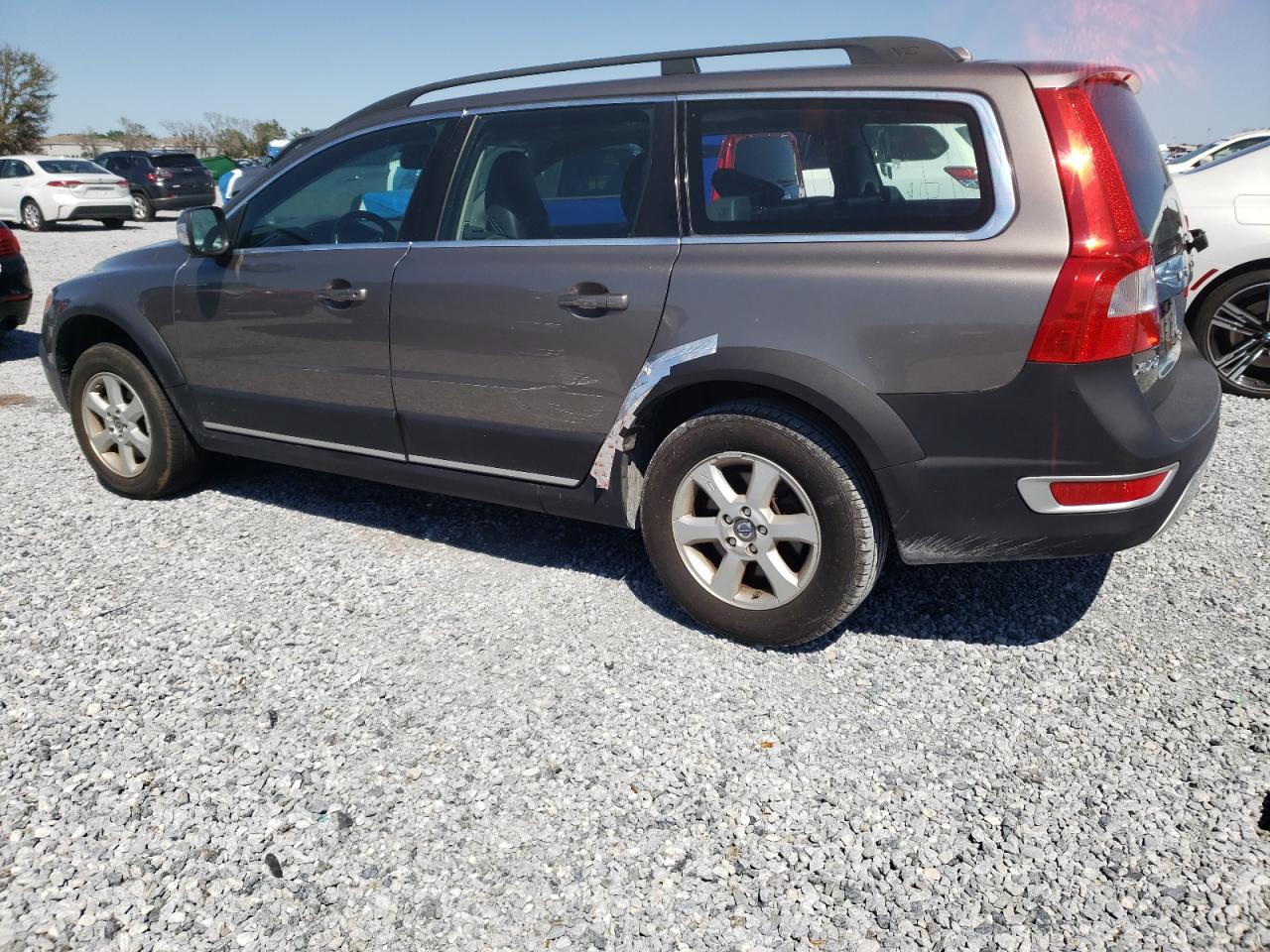 2010 Volvo XC70 - Image 2