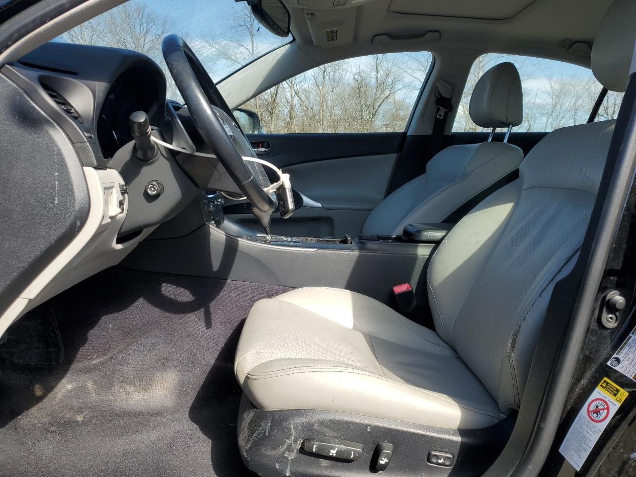 2011 Lexus IS - Image 7