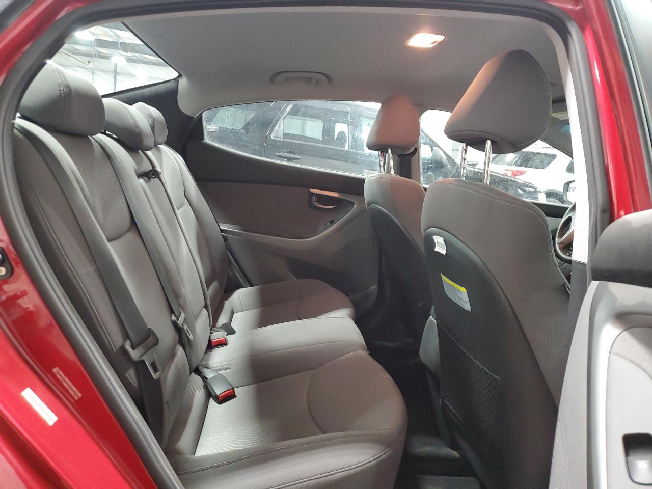 2014 Hyundai Elantra - Image 10