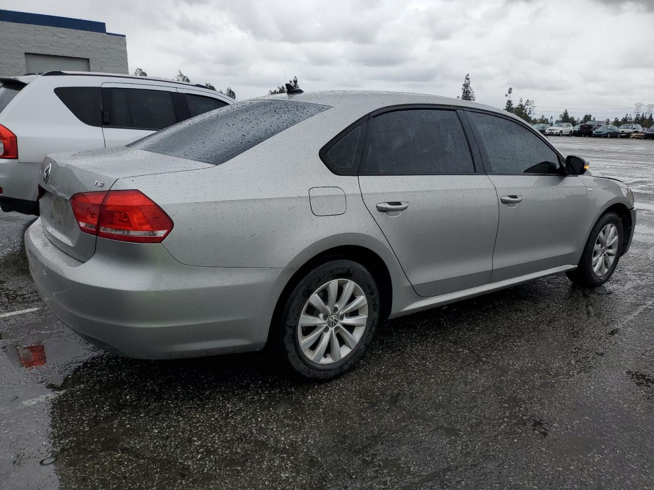 2014 Volkswagen Passat - Image 3
