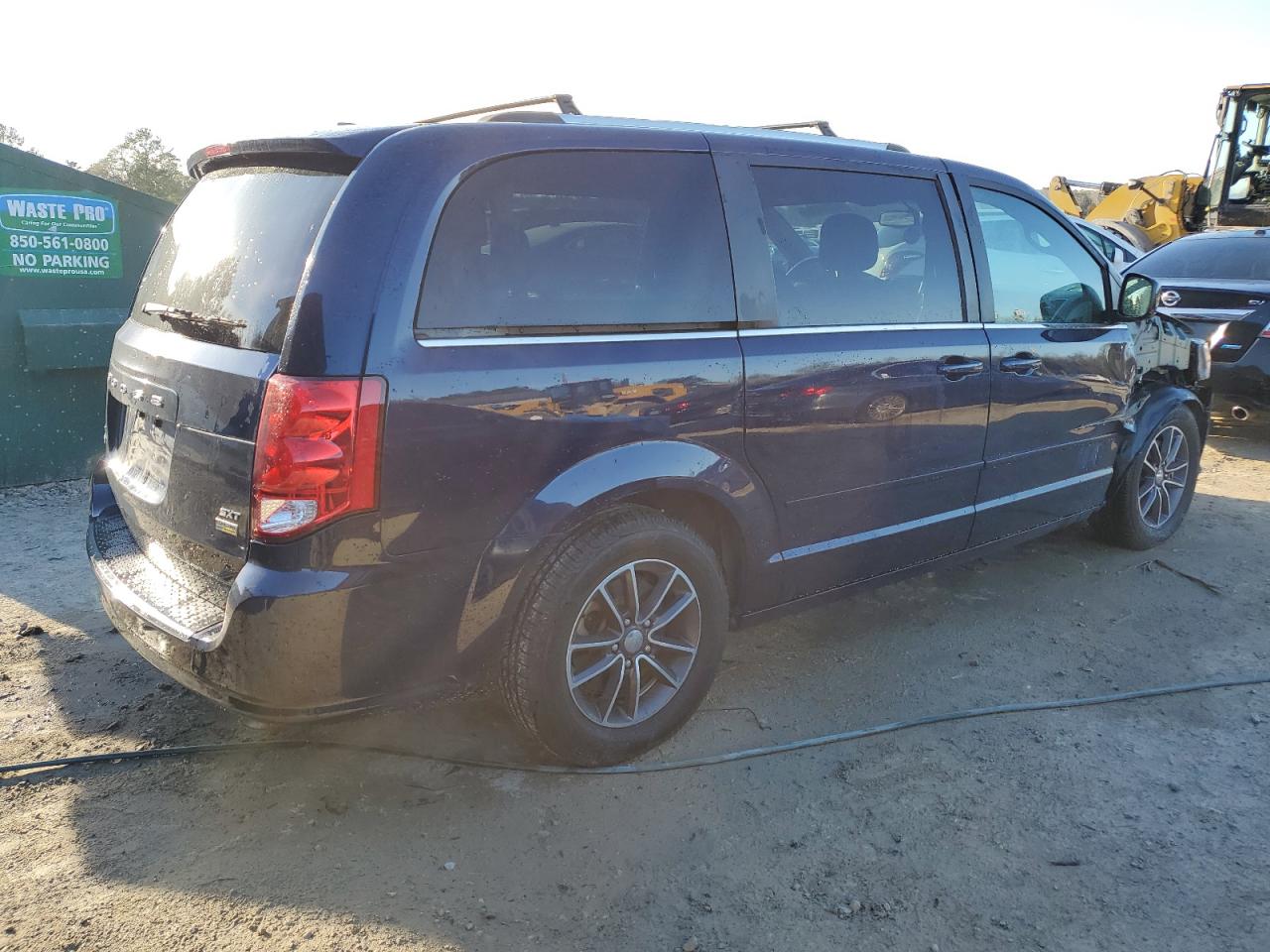 2017 Dodge Caravan - Image 3