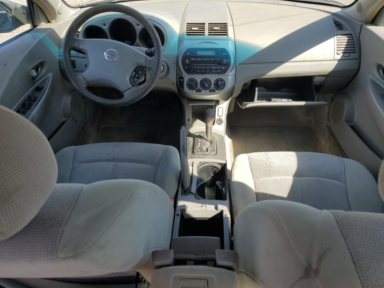 2004 Nissan Altima - Image 8