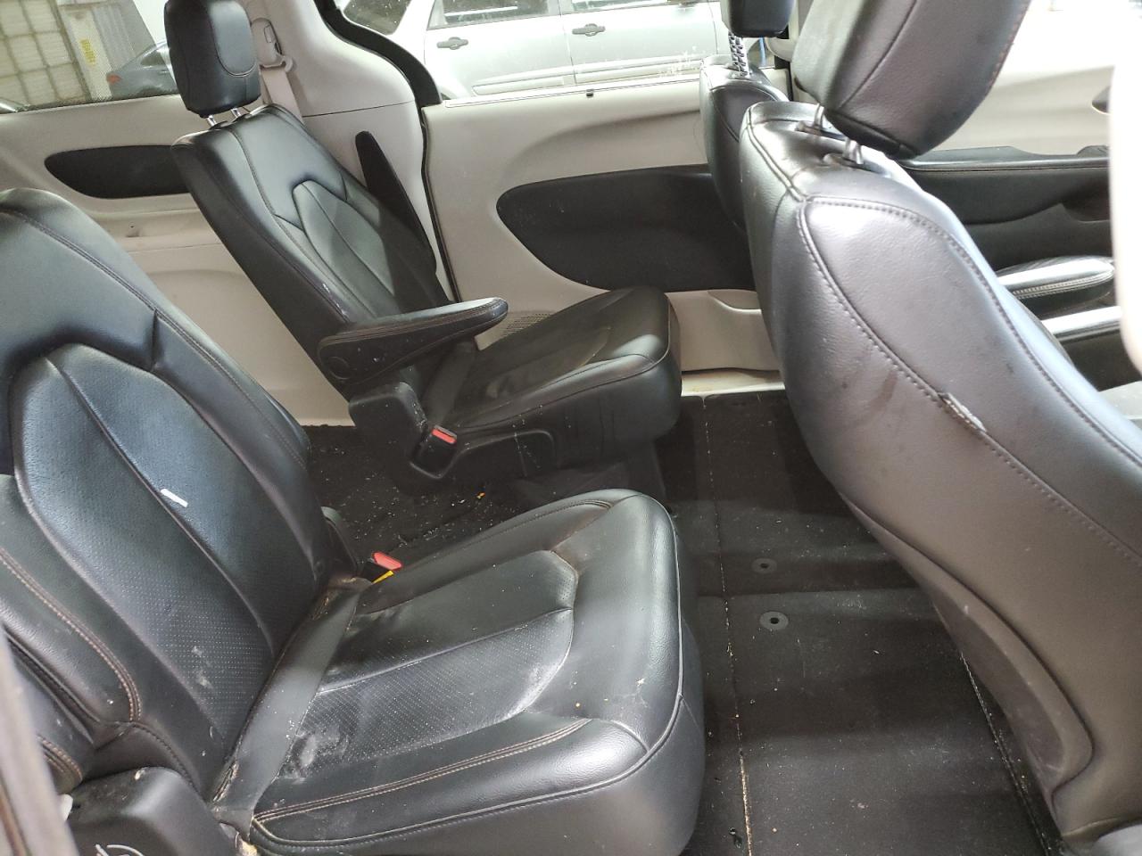 2020 Chrysler Pacifica - Image 11