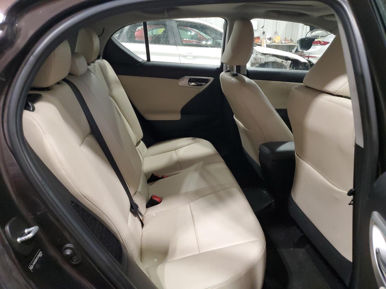 2012 Lexus CT - Image 10