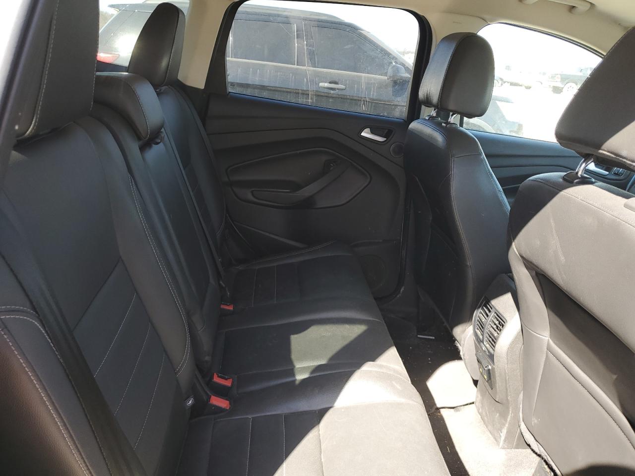 2015 Ford Escape - Image 11