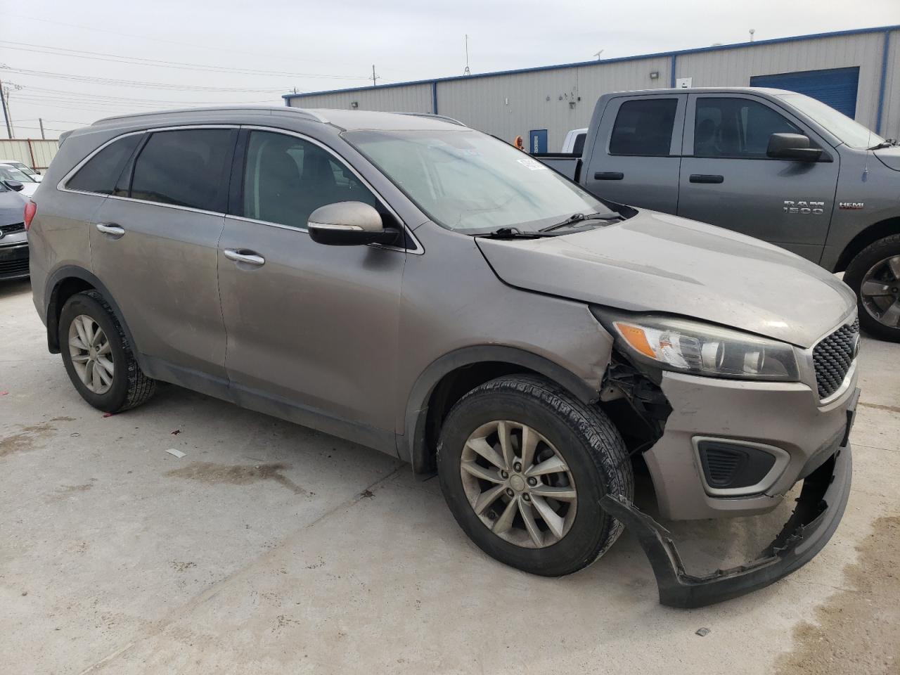 2017 Kia Sorento - Image 4