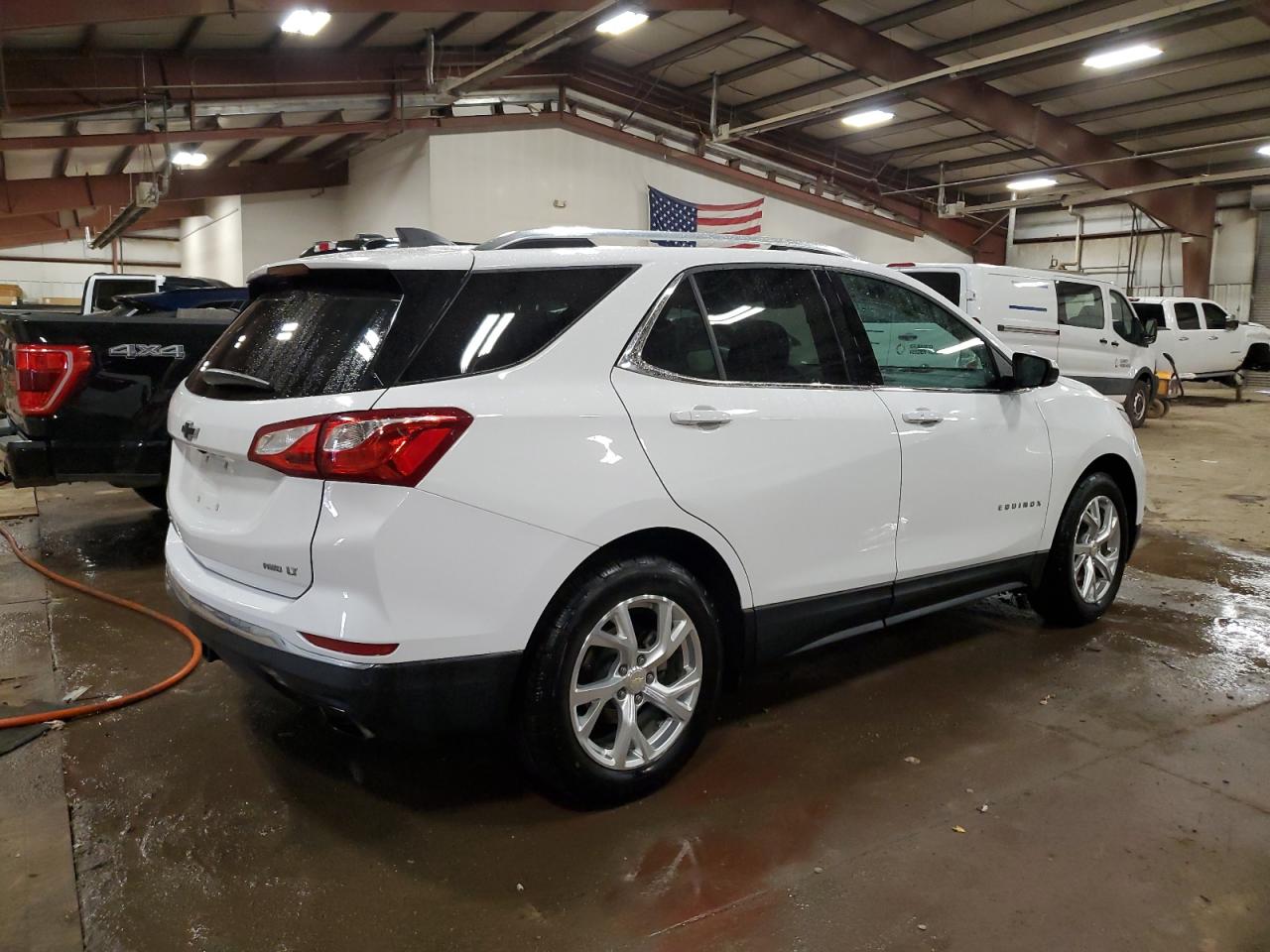 2020 Chevrolet Equinox - Image 3