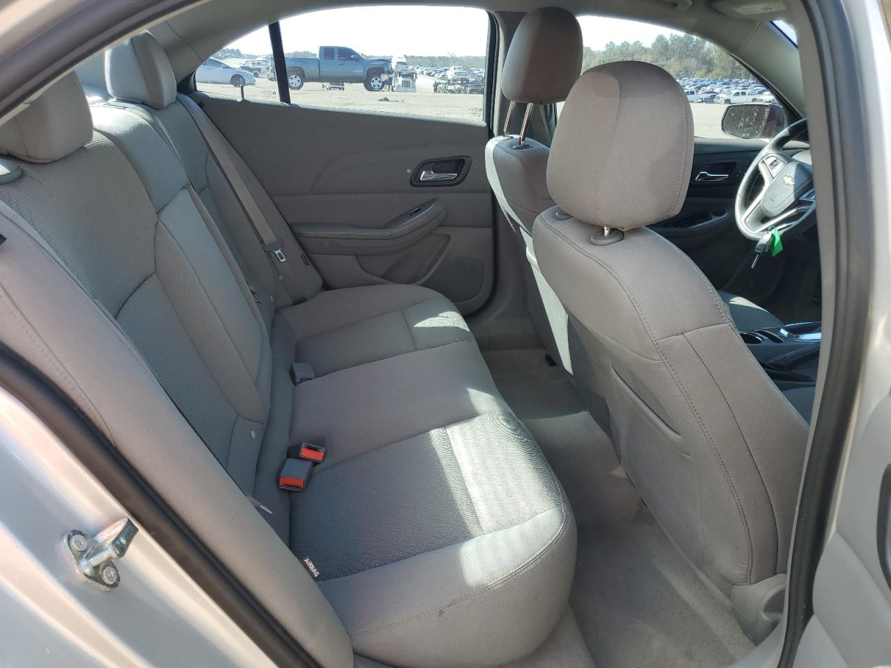 2015 Chevrolet Malibu - Image 10