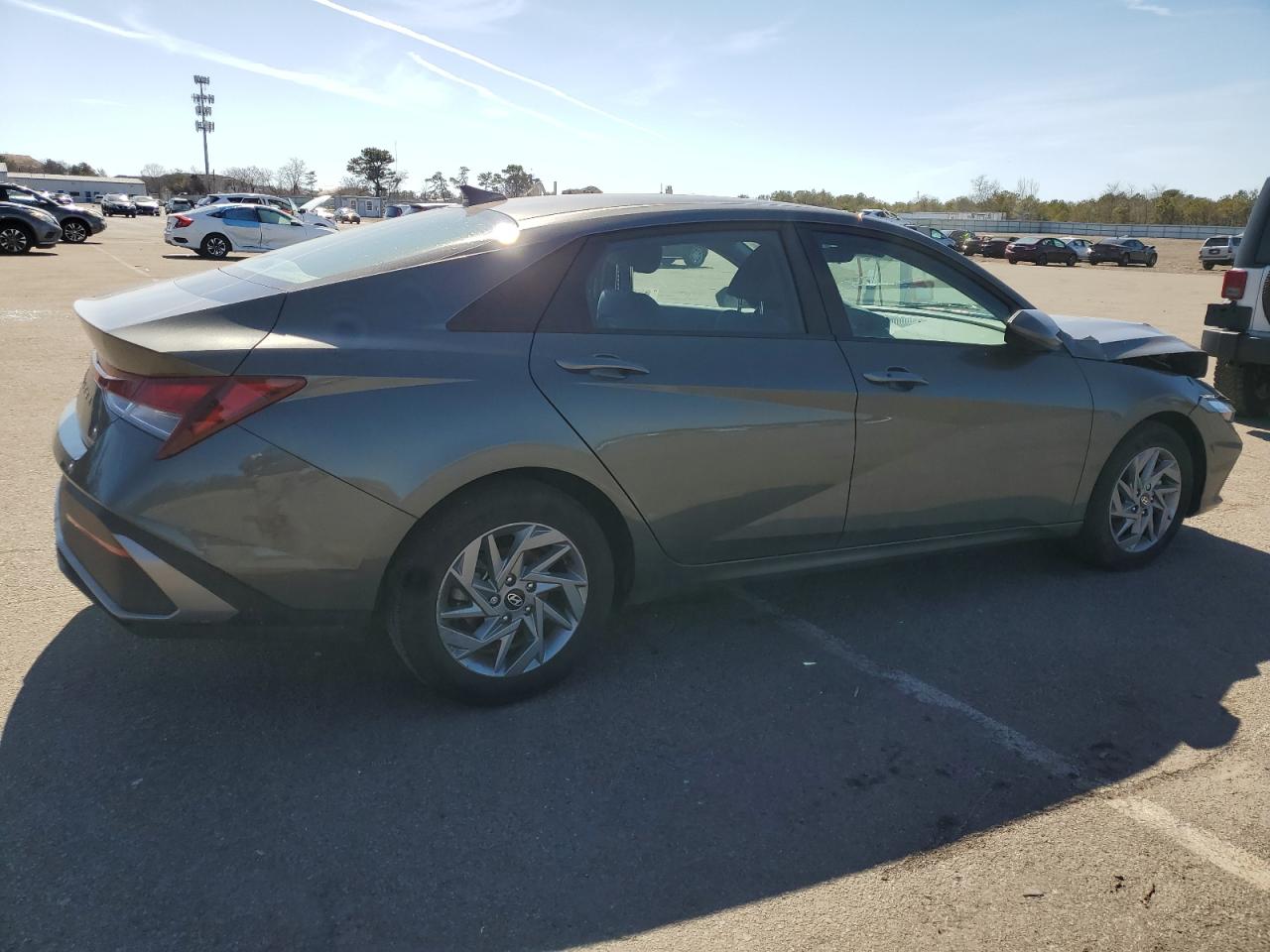 2024 Hyundai Elantra - Image 3