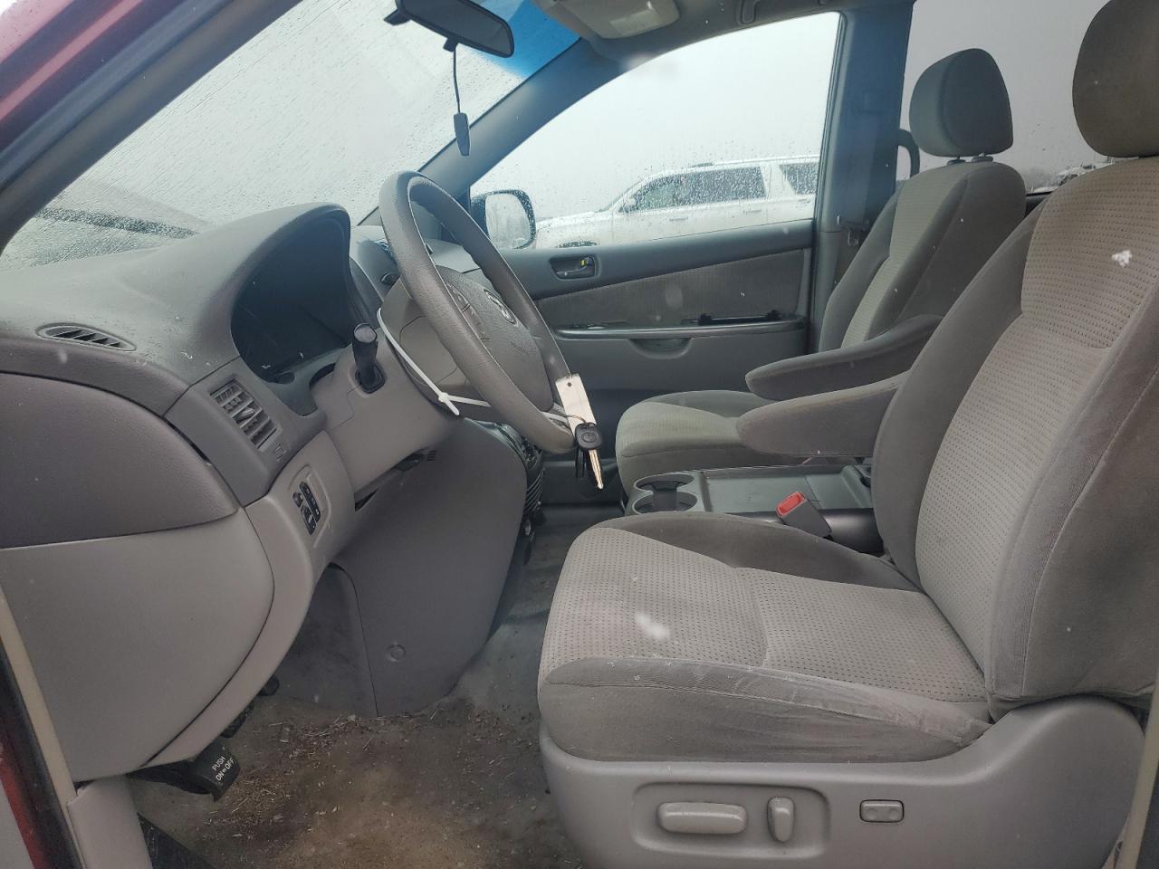 2008 Toyota Sienna - Image 7