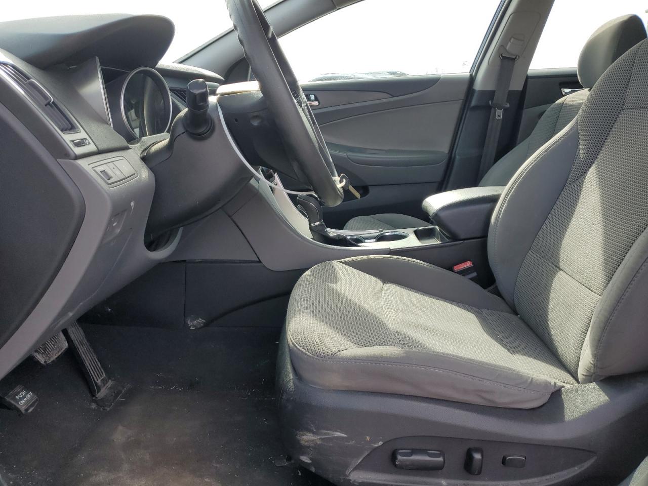 2011 Hyundai Sonata - Image 7