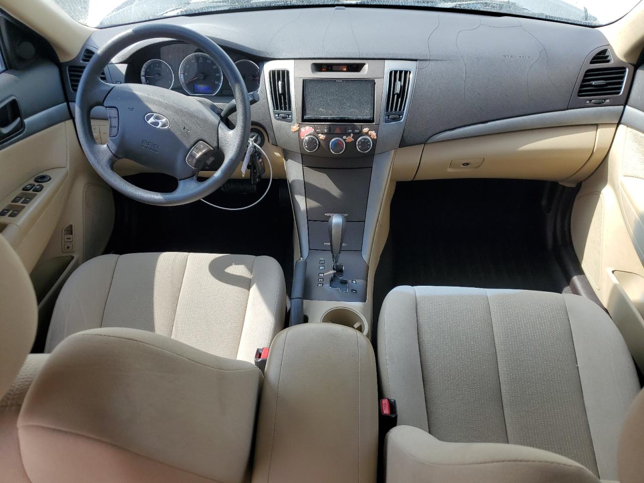 2010 Hyundai Sonata - Image 8