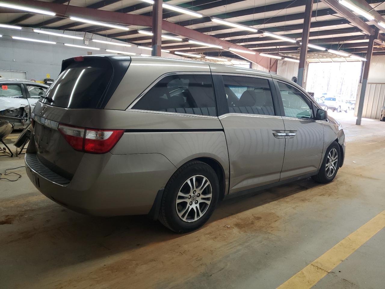 2011 Honda Odyssey - Image 3
