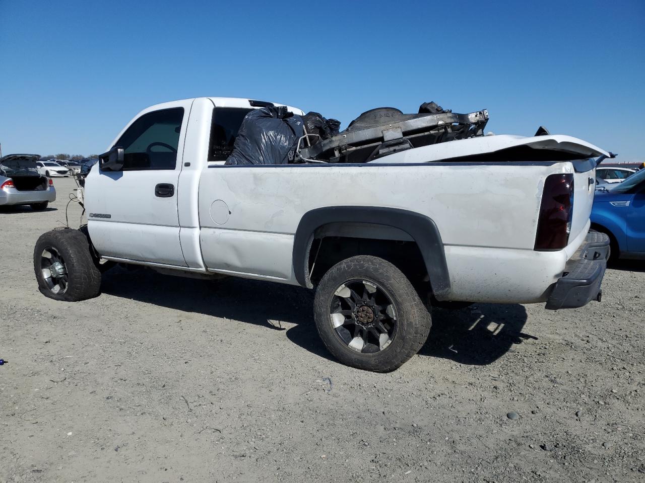 2005 Chevrolet Silverado - Image 2