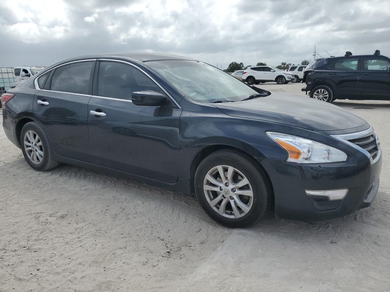 2014 Nissan Altima - Image 4